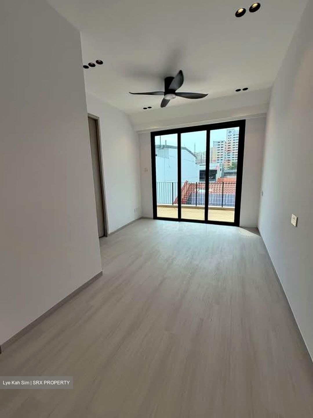 Opera Estate (D15), Terrace #593995801